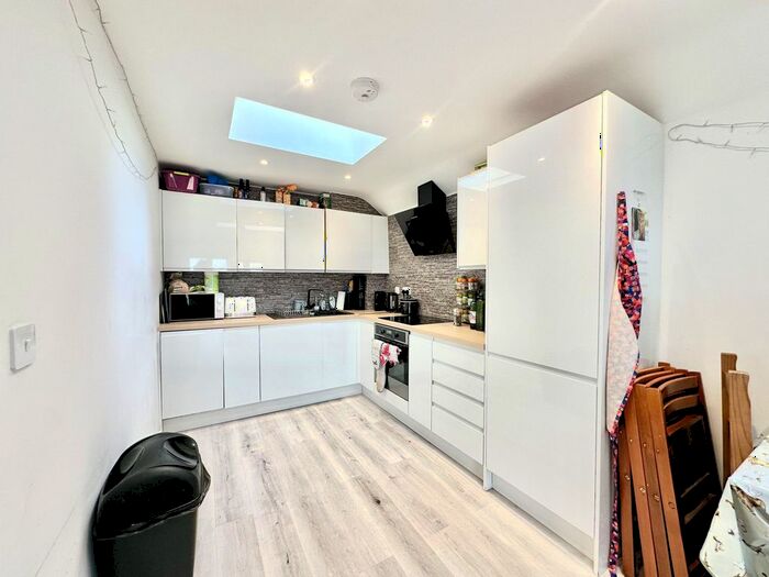 2 Bedroom Flat To Rent In High Street, Margate, CT9