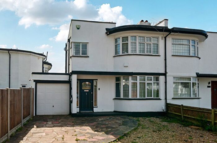 3 Bedroom Semi Detached House For Sale In Fairfield Road, Petts Wood, BR5