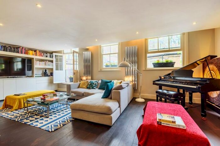 3 Bedroom Flat To Rent In Lancaster Mews, Bayswater, W2