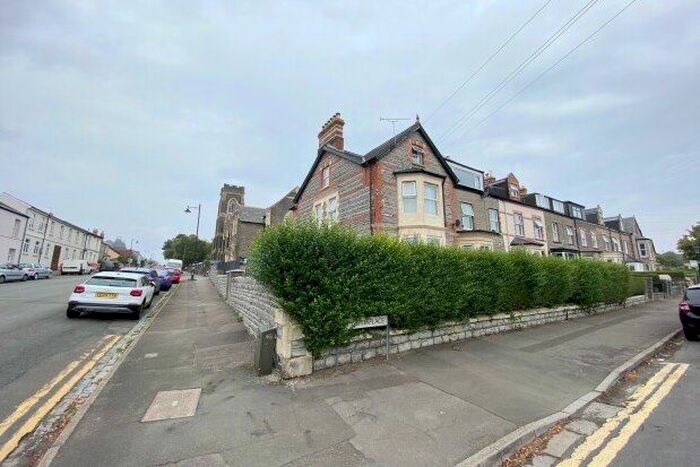 Studio To Rent In Albert Road, Penarth, CF64