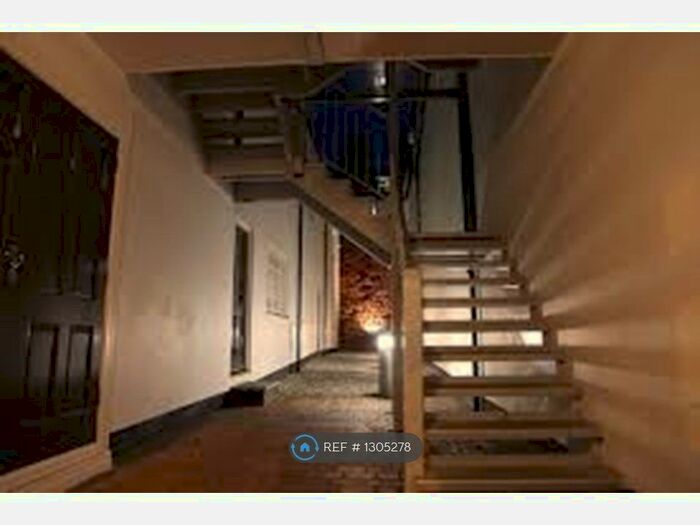 2 Bedroom Flat To Rent In West Street, Exeter EX1