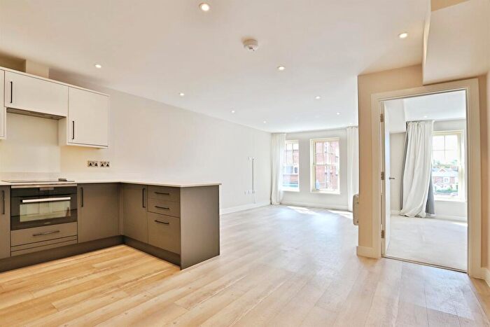 1 Bedroom Flat For Sale In Commercial Road, Poole, BH14