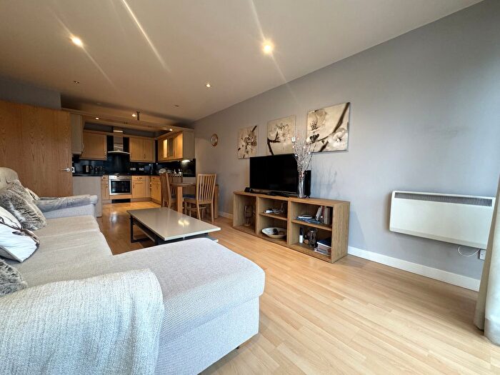 2 Bedroom Flat For Sale In The Quays, Salford Quays, Salford, M50