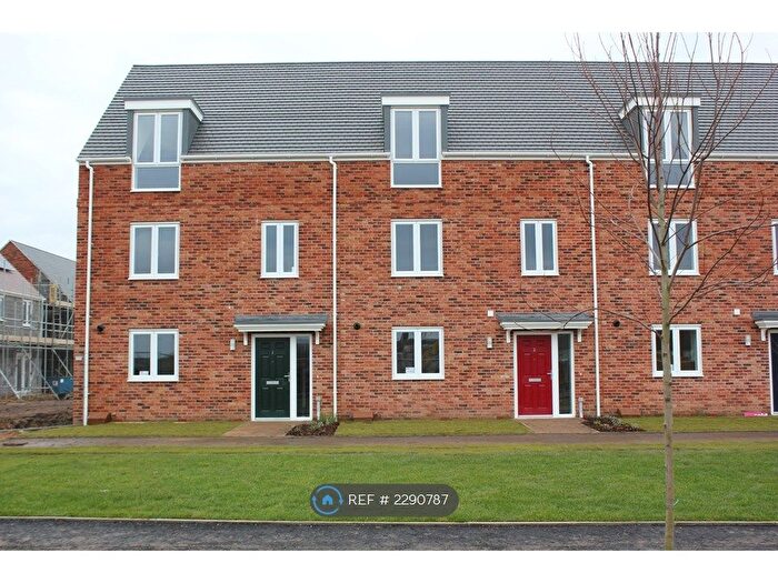 3 Bedroom End Of Terrace House To Rent In Heron Lane, King's Lynn, PE30