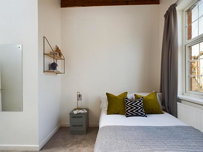 9 Bedroom Flat To Rent In Bower Road, Sheffield, S10