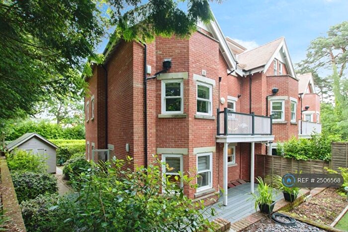 2 Bedroom Flat To Rent In Meyrick Park Crescent, Bournemouth, BH3