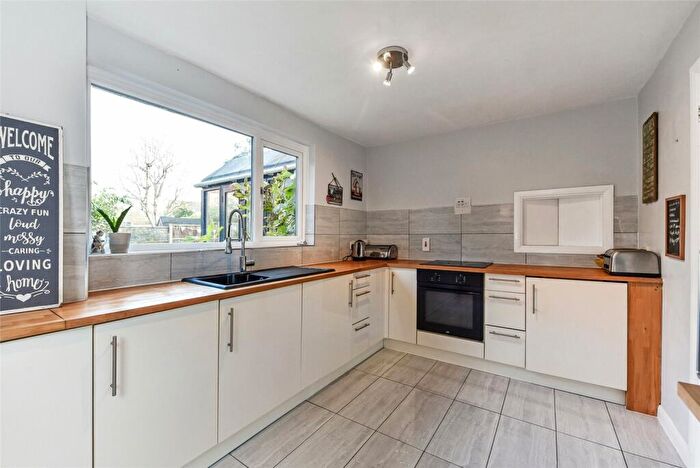 3 Bedroom Detached House For Sale In Gloucester Way, Chichester, West Sussex, PO19