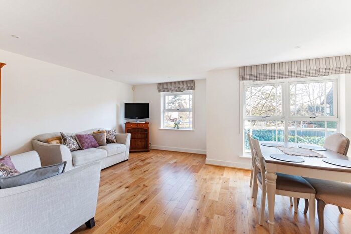 2 Bedroom Flat To Rent In Frances Road, Windsor, SL4