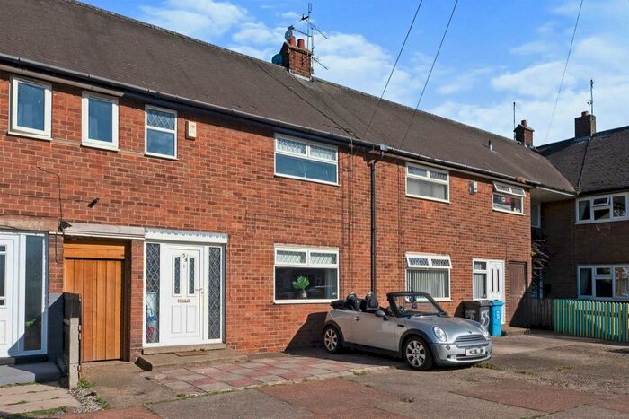 2 Bedroom Terraced House For Sale In Hemswell Avenue, Hull, HU9