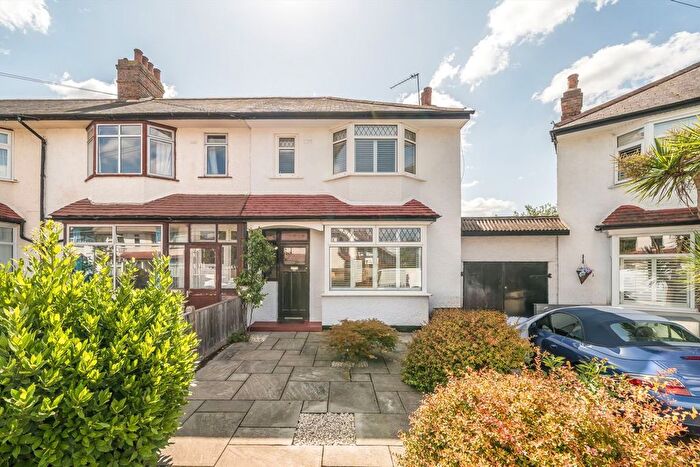 3 Bedroom Property For Sale In Woodland Way, Tooting, CR4