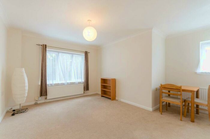 1 Bedroom Flat To Rent In Addiscombe Road, Croydon, CR0