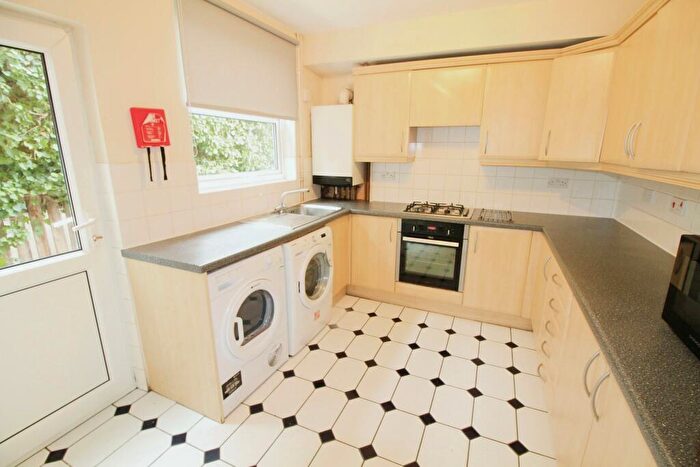 5 Bedroom Semi-Detached House To Rent In Portland Road, Nottingham, NG7