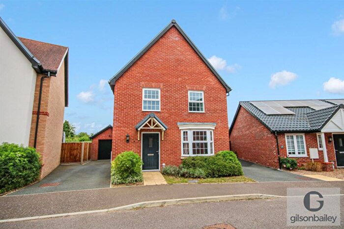 4 Bedroom Detached House For Sale In Framingham Crescent, Poringland, NR14
