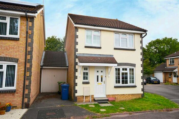 3 Bedroom Link Detached House To Rent In Pirton Meadow, Churchdown, Gloucester GL3