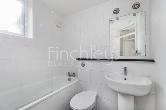 2 Bedroom Flat To Rent In Beecholme, Woodside Park Road, N12