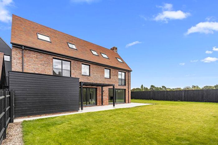5 Bedroom Detached House For Sale In Barons Drive, Alfold, Cranleigh, GU6
