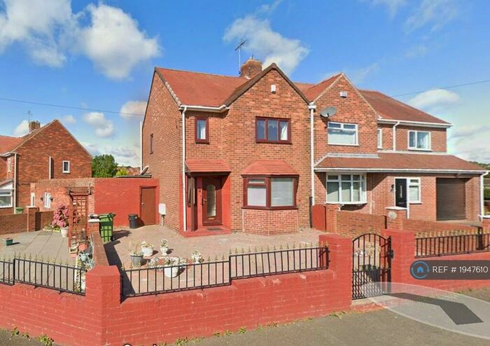 3 Bedroom Semi-Detached House To Rent In Ravensworth, Sunderland, SR2