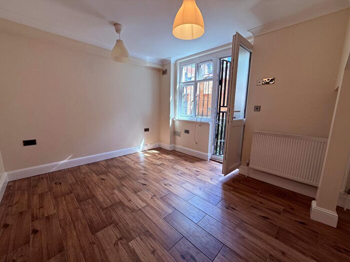 1 Bedroom Flat To Rent In Northwold Road, London, E5