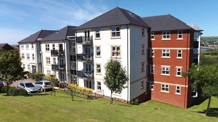 2 Bedroom Flat For Sale In Cleave Road, Sticklepath, EX31