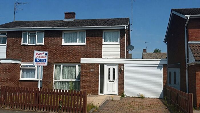 3 Bedroom Semi-Detached House To Rent In Frensham Drive, Bletchley, MK2
