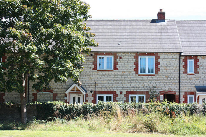 2 Bedroom Apartment For Sale In Bramley Close, Kidlington, OX5