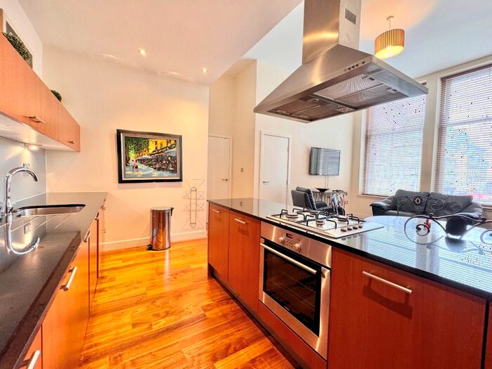 1 Bedroom Flat To Rent In Ingram Street, Merchant City, Glasgow, G1
