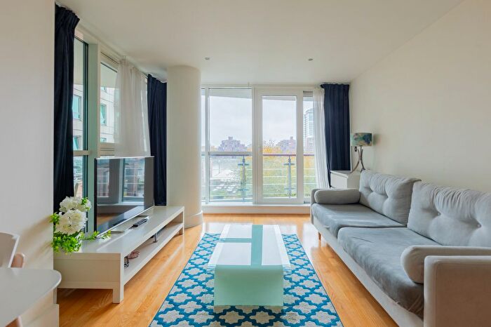 1 Bedroom Flat To Rent In St. George Wharf, London, SW8
