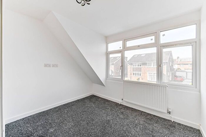 Studio To Rent In Crossways Road, Mitcham, CR4