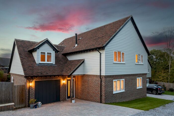 4 Bedroom Detached House For Sale In Station Road, Sharpthorne, East Grinstead, RH19