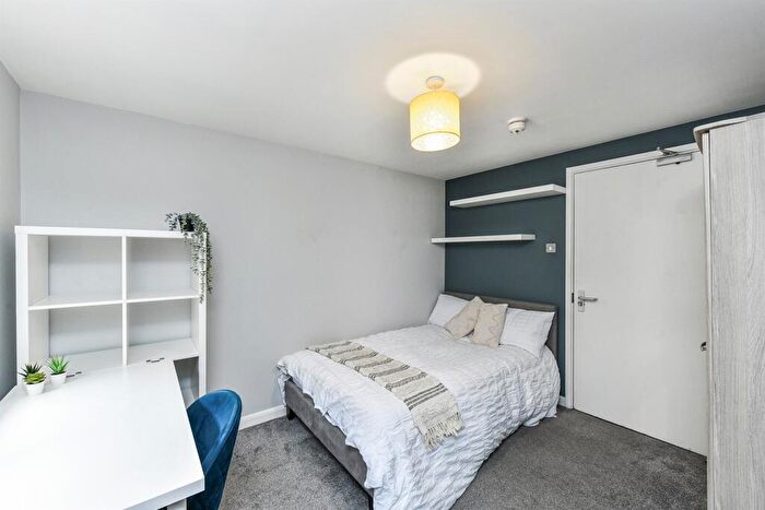 2 Bedroom Apartment To Rent In Room Flat Varsity House, NG1