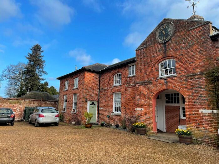 3 Bedroom End Of Terrace House For Sale In Woodside Place, Wildhill Road, Hatfield, Hertfordshire, AL9