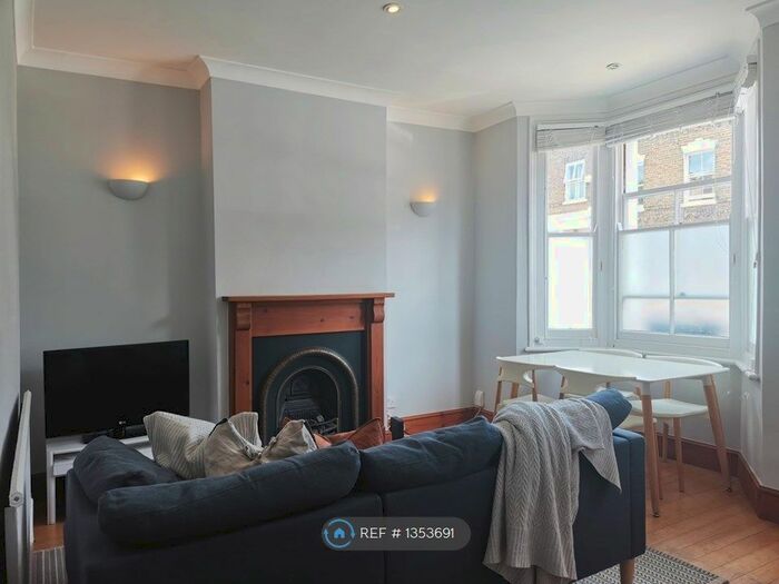 1 Bedroom Flat To Rent In Battersea, London, SW8