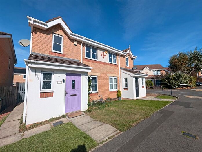 3 Bedroom Semi-detached House For Sale In Chestnut Drive, Darlington, DL1