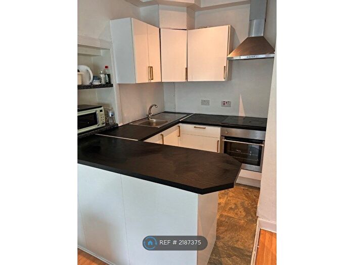 1 Bedroom Flat To Rent In Howard Street, Paisley, PA1