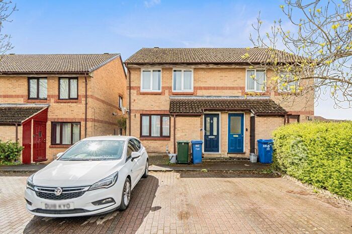 1 Bedroom Flat For Sale In The Ridings, Kidlington, OX5