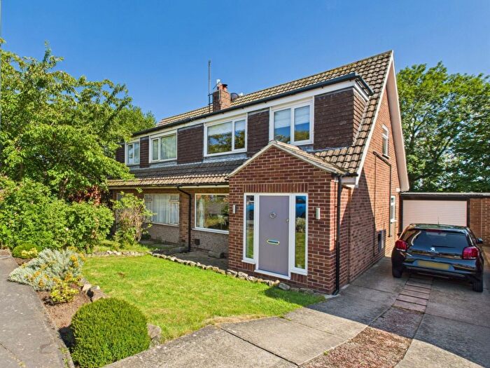 3 Bedroom Semi-Detached House For Sale In Runswick Avenue, Whitby, YO21