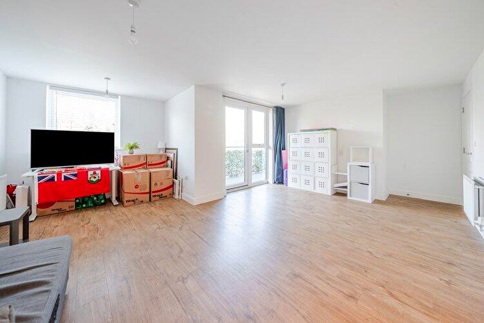 2 Bedroom Flat For Sale In Orchid House, Maidenhead, Berkshire, SL6