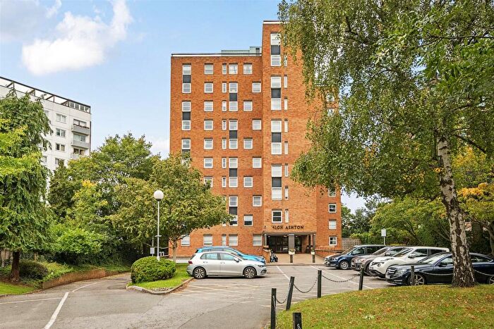 2 Bedroom Flat To Rent In Kingston Hill, Kingston Upon Thames, KT2