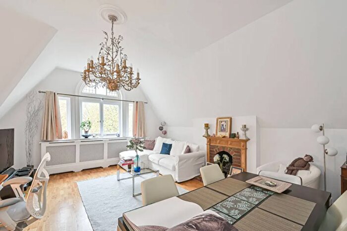 4 Bedroom Flat To Rent In Maresfield Gardens, Hampstead, NW3
