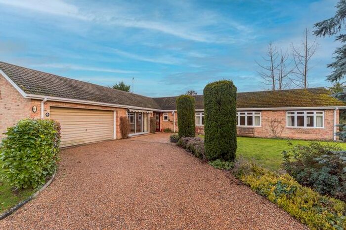 3 Bedroom Bungalow To Rent In Mingle Lane, Stapleford, Cambridge, Cambridgeshire, CB22