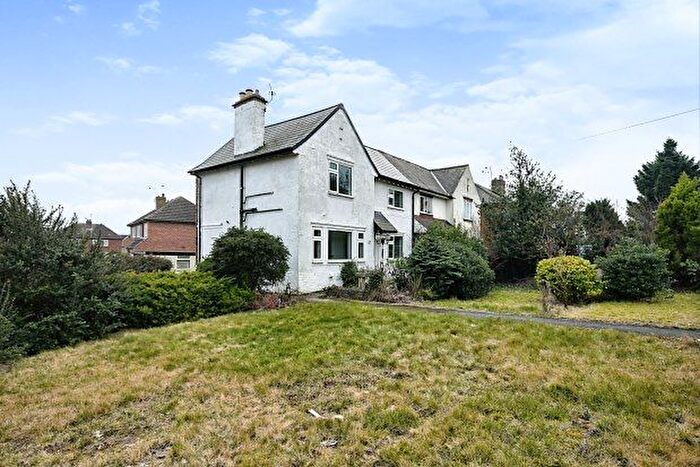 3 Bedroom Semi-Detached House To Rent In Mansfield Road, Chesterfield, S44