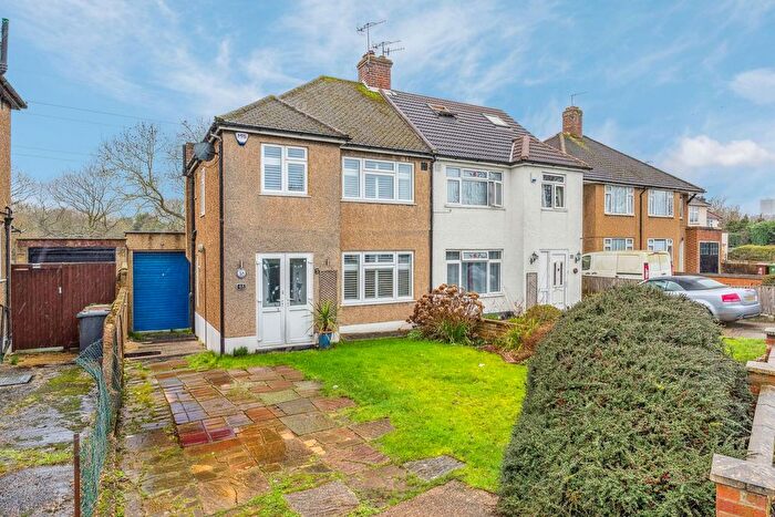 3 Bedroom Semi Detached House For Sale In Park Avenue, Bushey, WD23