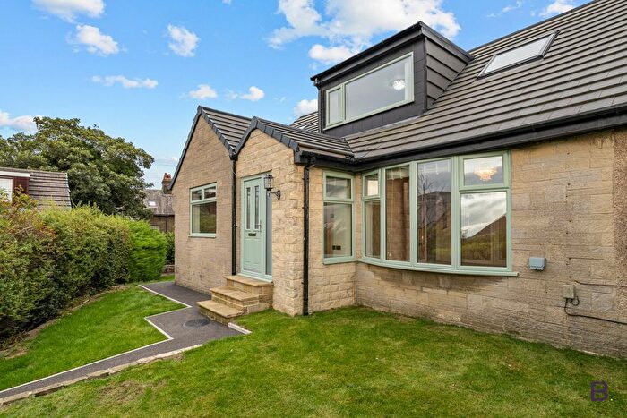 4 Bedroom Detached House For Sale In Snape Drive, Bradford, BD7