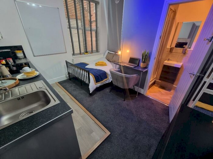 Studio To Rent In Carholme Road, Lincoln, (Studio By Bond Housing), LN1