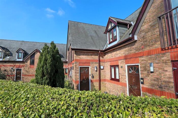 2 Bedroom Apartment For Sale In Redver Court, Redver Road, Warlingham, CR6