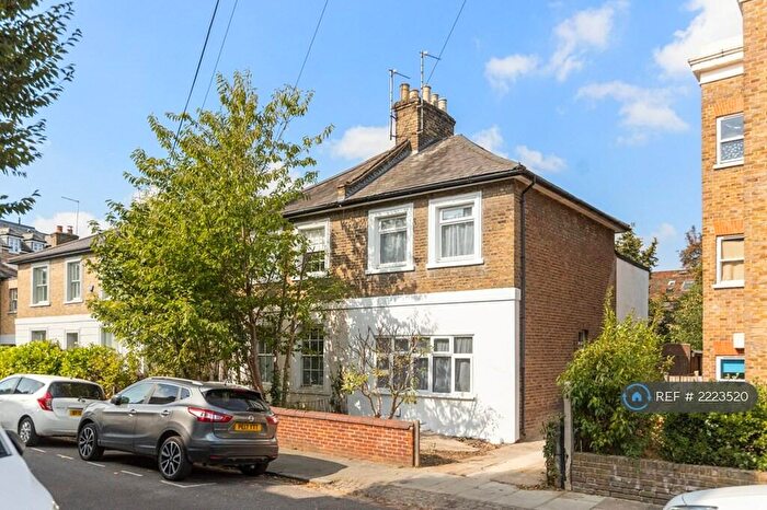 3 Bedroom Semi-Detached House To Rent In New Road, London, N8