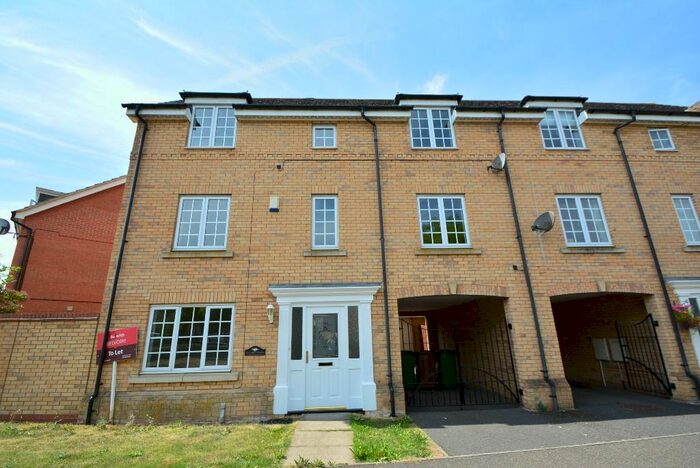 5 Bedroom Town House To Rent In Tinus Avenue, Hampton Vale, Peterborough, PE7