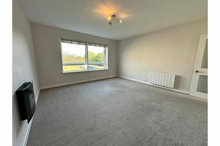 1 Bedroom Flat For Sale In Chase Road, Oakwood, N14