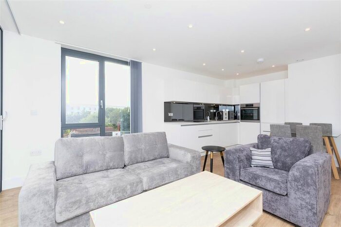 2 Bedroom Flat To Rent In Staines Upon Thames, Kempton House, TW18