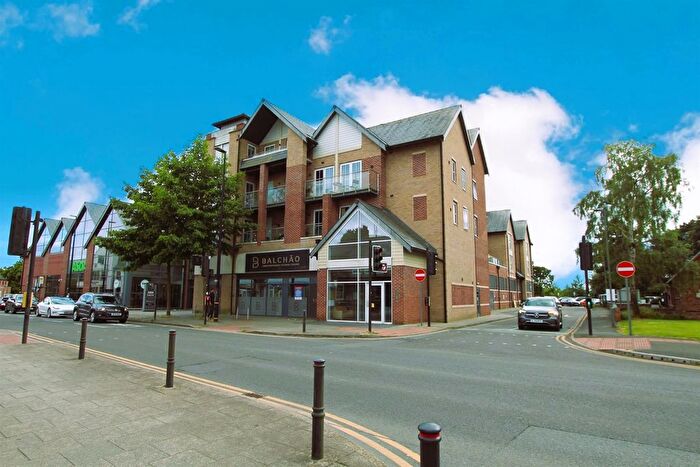 3 Bedroom Flat For Sale In The Penthouse, Hale Road, Hale Barns, WA15